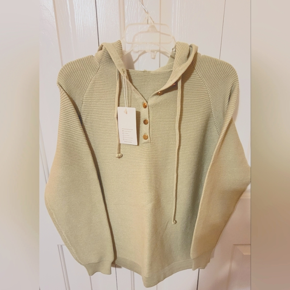NWT Floral Blooming Green Hooded Sweater/Gold Buttons